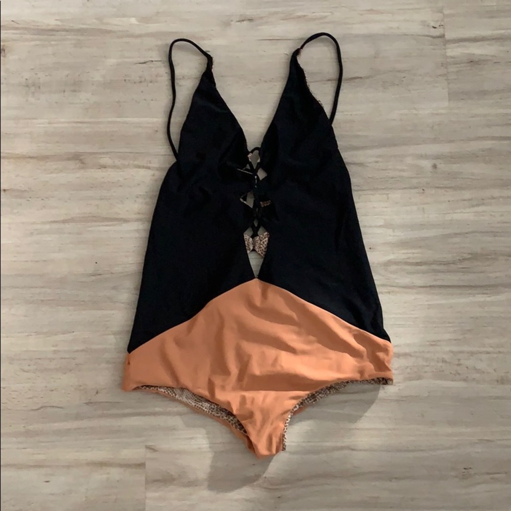 Acacia one piece